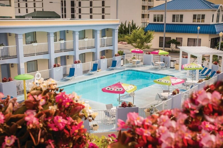 Hotel Ramada By Wyndham Virginia Beach