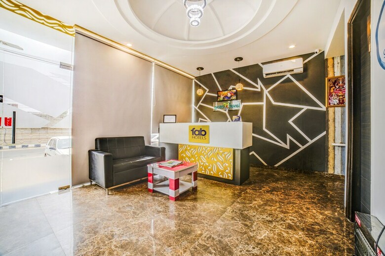 Fabhotel The Diamond