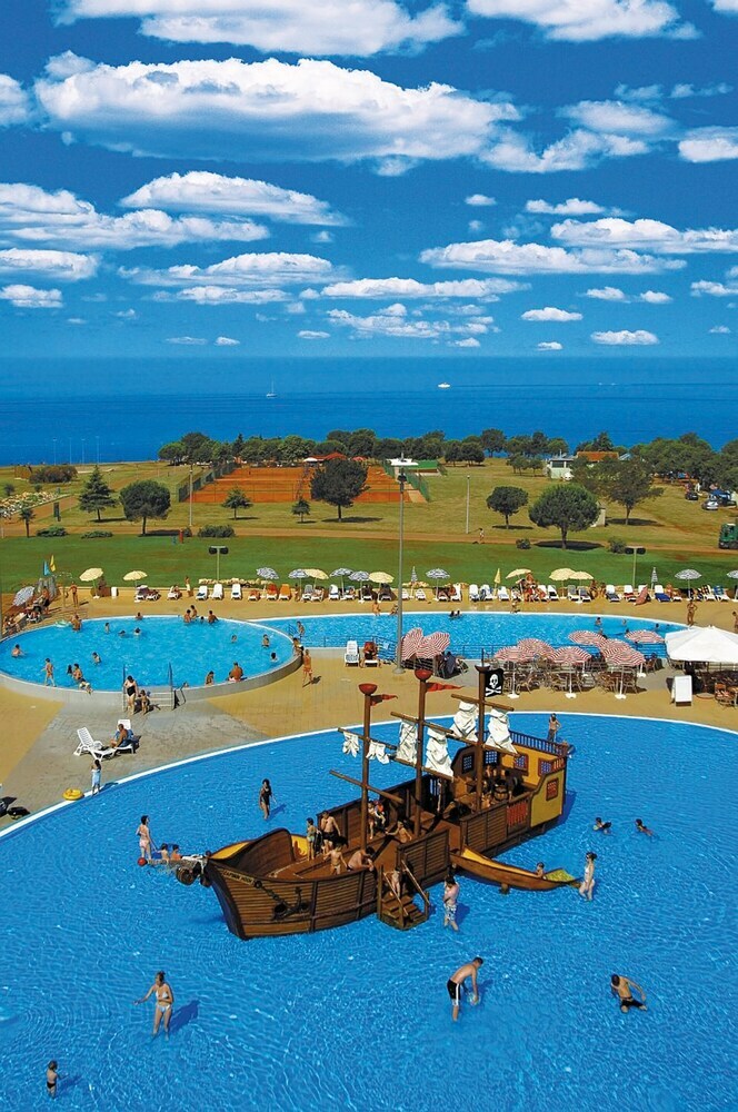 Happy Camp In Camping Park Umag