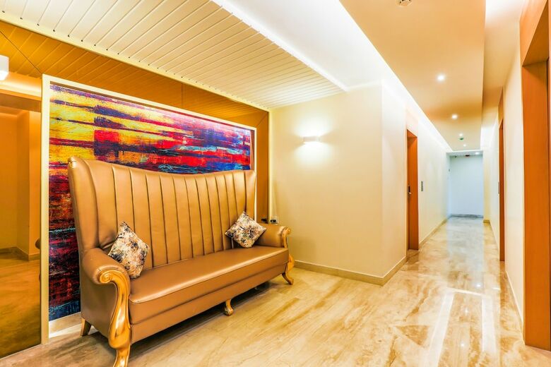 Fabhotel Capitol Suites