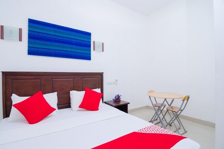 Hotel Oyo 411 Corel Breeze Colombo