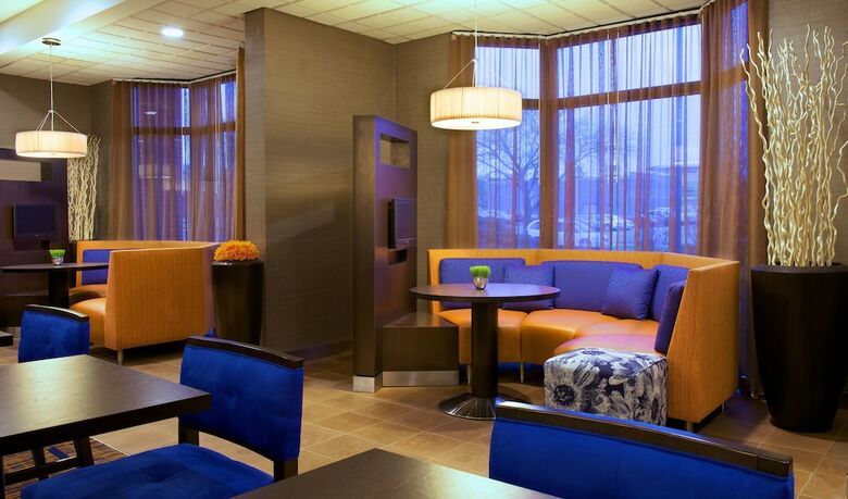 Hotel Courtyard By Marriott Bloomington