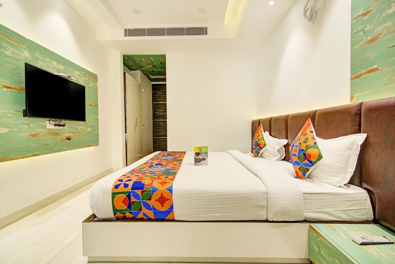 Fabhotel Yellow