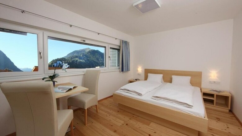 Hotel Die Dorfvilla - Alles Anders