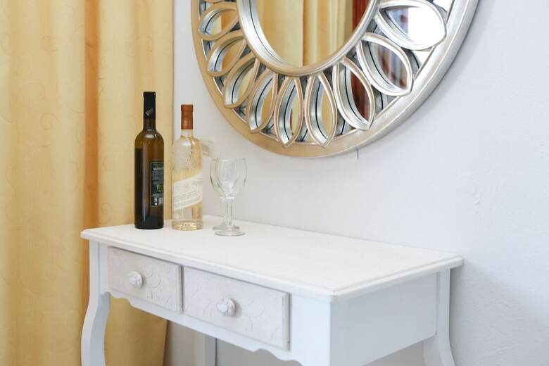 Apartamentos Theodora Studios & Suites