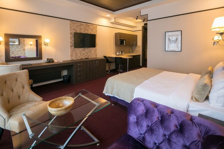 Vertex Hotel