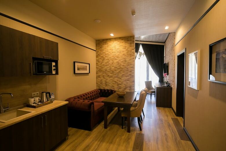 Vertex Hotel