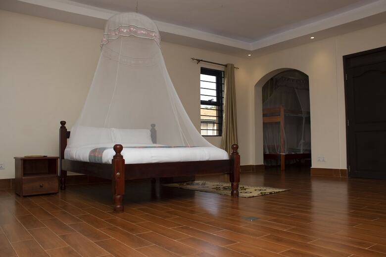 Hotel The Hive Entebbe Guesthouse