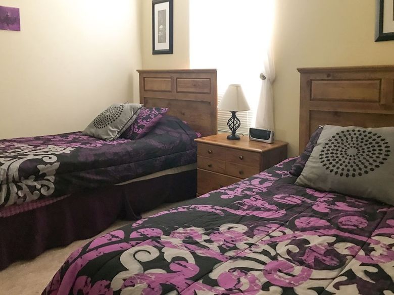 7 Bed 8535