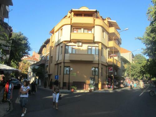 Hostal Hristovi Apartments & Studios