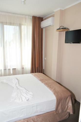 Paradise Hotel