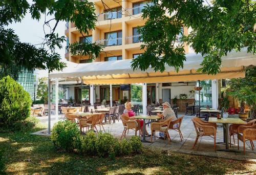 Paradise Hotel