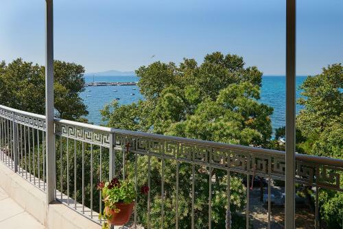 Paradise Hotel