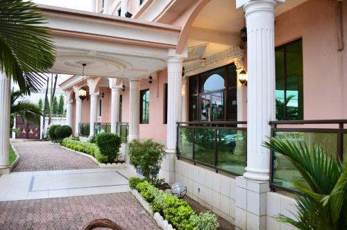 Hotel Makepe Palace