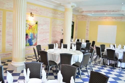 Hotel Makepe Palace