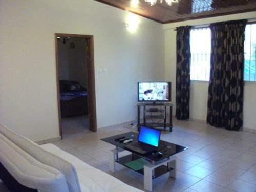 Hostal Residence Japoma