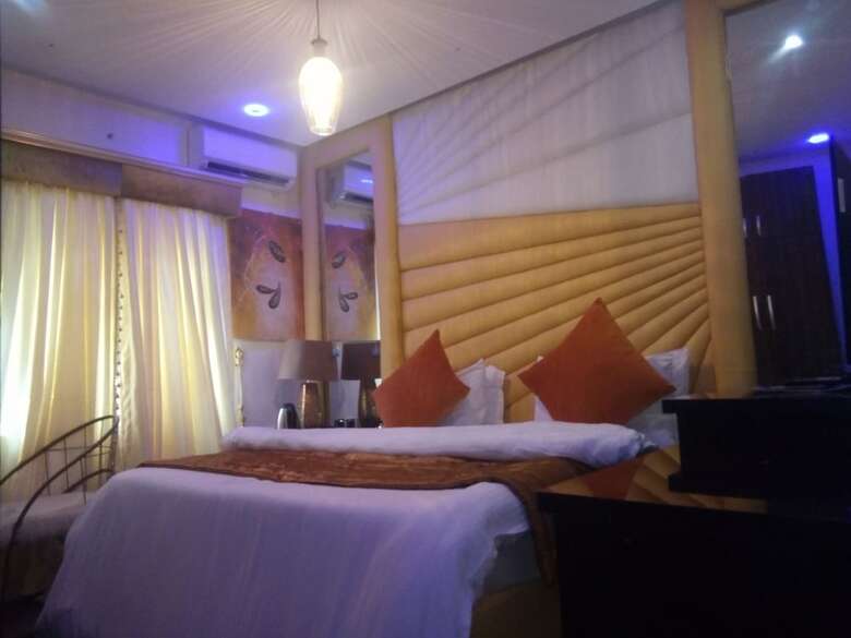 Kings & Queens Hotel