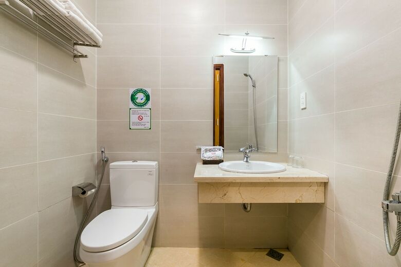 Hotel Oyo 463 Phu Hoang Nam