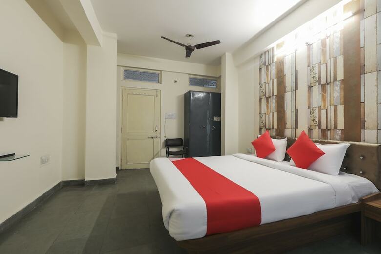 Hotel Oyo 41740 Karnawat Guest House