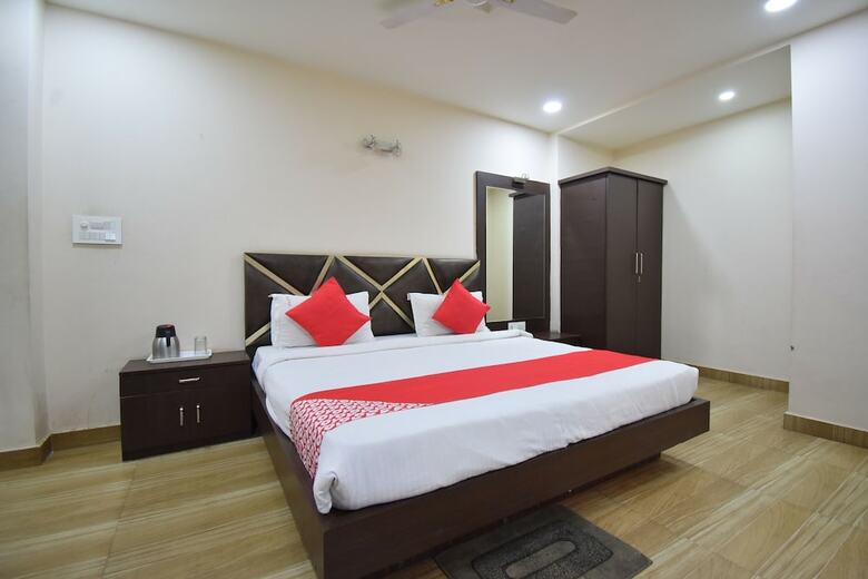Oyo 60291 Hotel Siddhi Vinayak