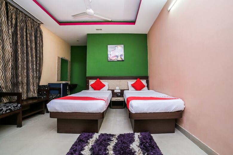 Oyo Flagship 50138 Hotel Parashuram Isbt
