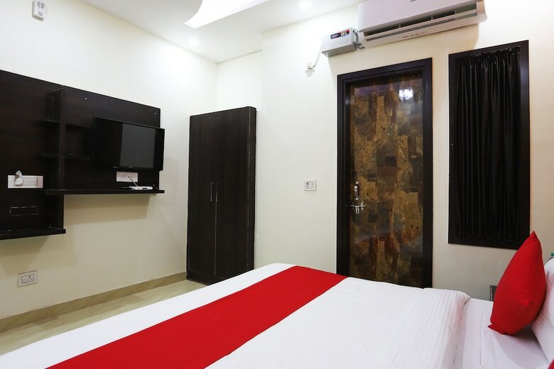 Hotel Oyo 42619 Diamond Key Residency