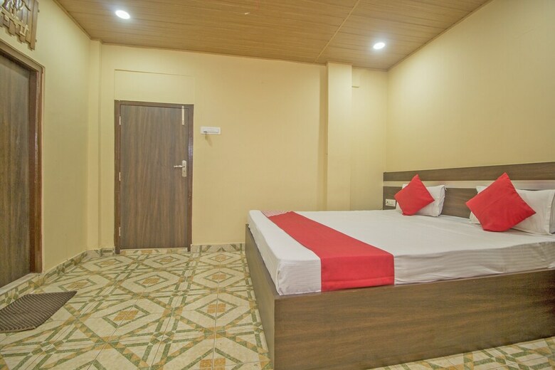 Oyo 28230 Hotel Kalash