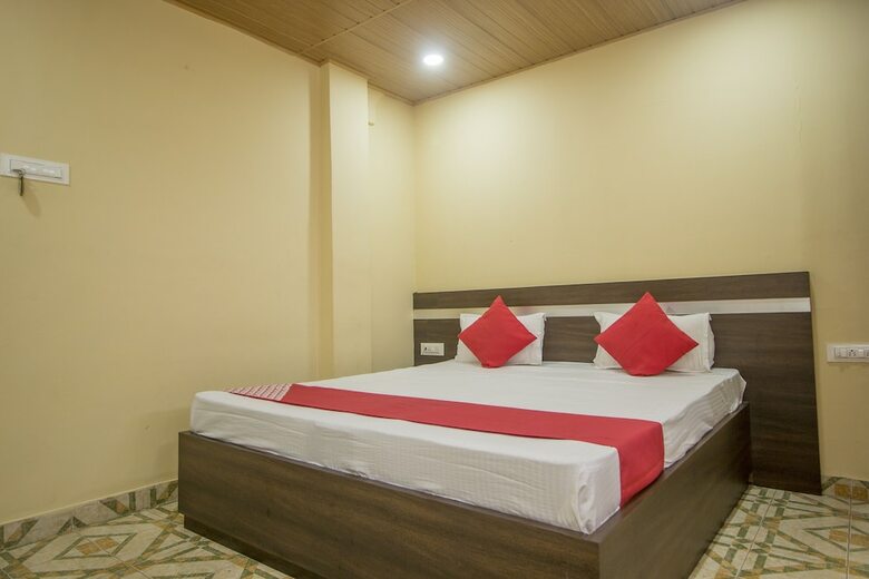 Oyo 28230 Hotel Kalash