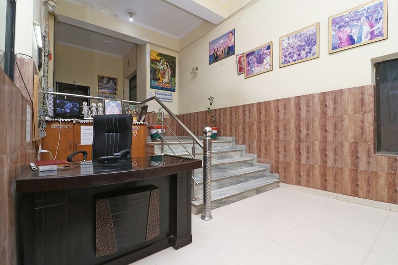 Hotel Oyo 38109 Braj Yatra Dham