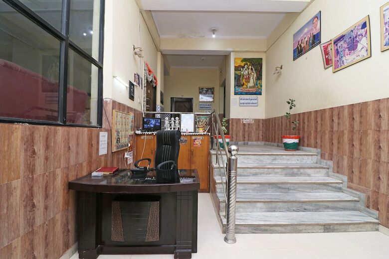 Hotel Oyo 38109 Braj Yatra Dham