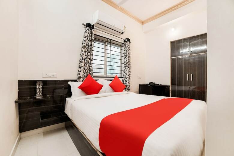 Oyo 62329 Lucky Hotels