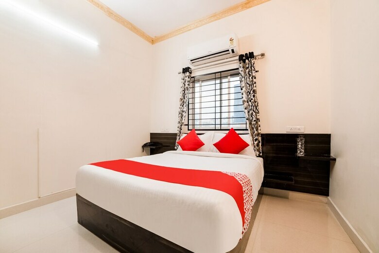 Oyo 62329 Lucky Hotels
