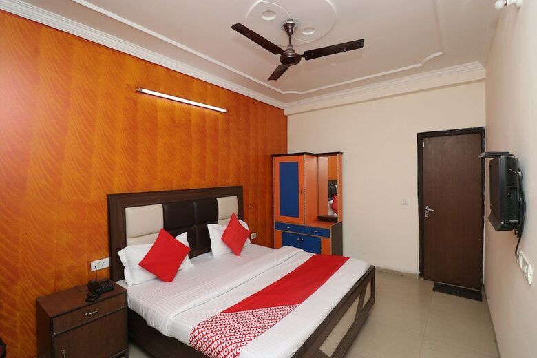 Hotel Oyo 35663 Mayank Palace