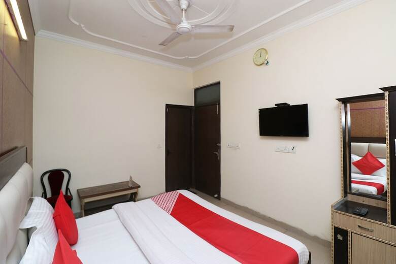 Hotel Oyo 35663 Mayank Palace