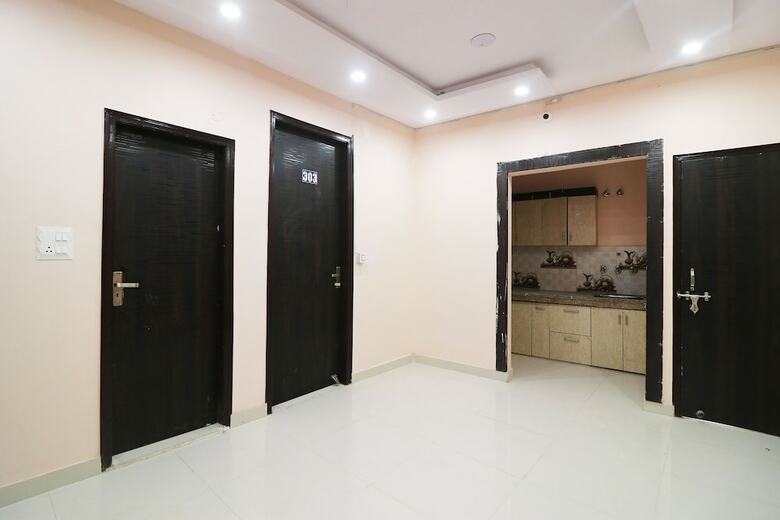Hotel Oyo 37886 Ma International
