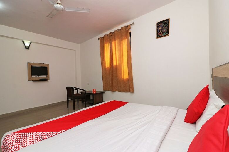 Oyo 24878 Hotel Aicon Palace
