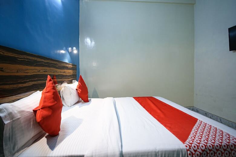 Hotel Oyo 38417 Silver Villa