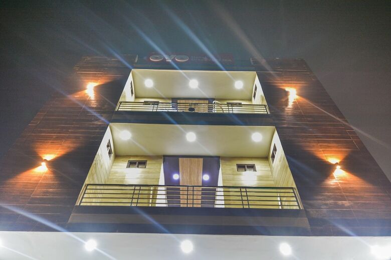 Oyo 49906 Hotel Discovery Inn