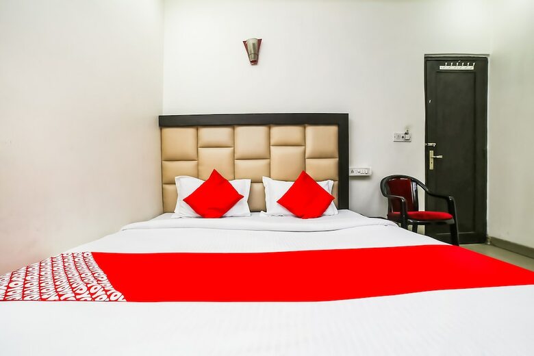 Hotel Oyo 38426 Pushpak Palace