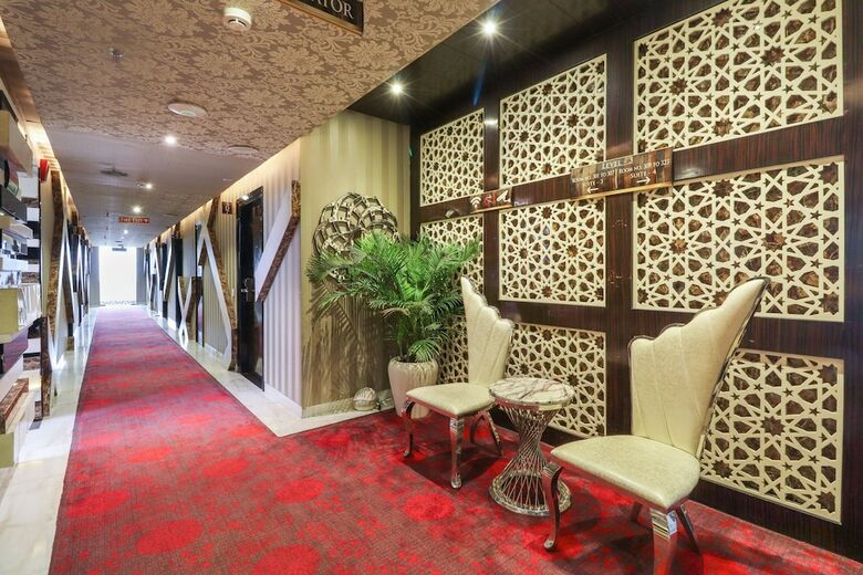 Palette - Hotel Savvy Grand