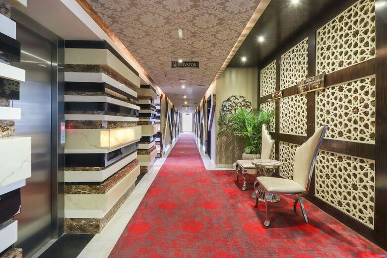 Palette - Hotel Savvy Grand
