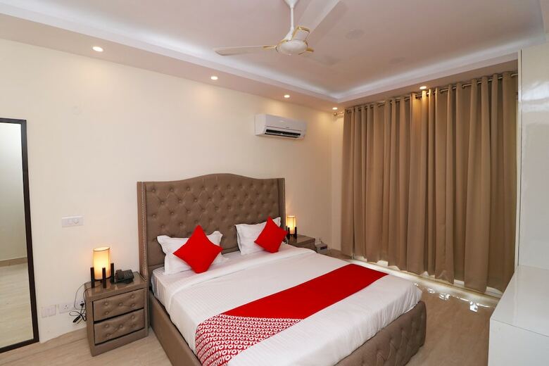 Hotel Oyo 29435 Kalras Bnb