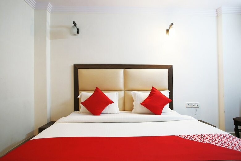Hotel Oyo 29962 South Continental (B&b)