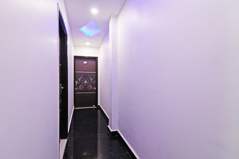 Hotel Oyo 46446 Madho Palace