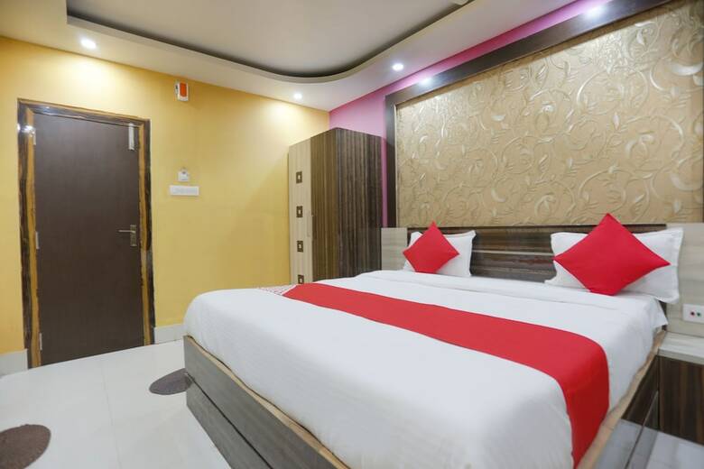 Hotel Spot On 44297 Som's Empire