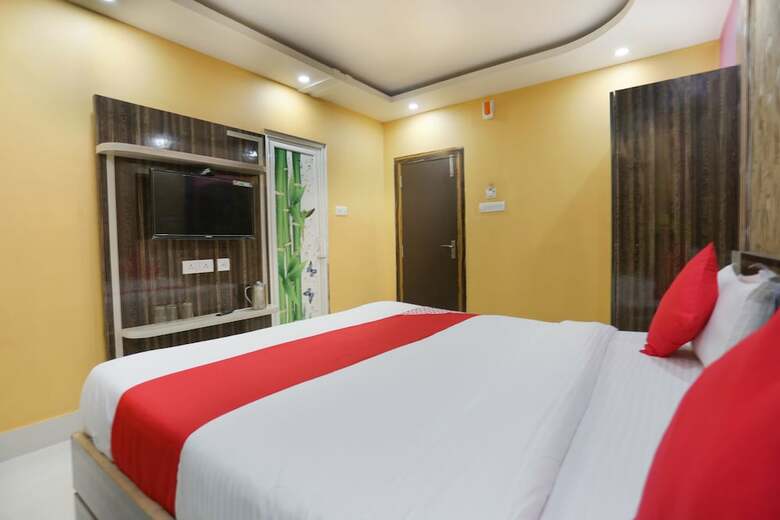 Hotel Spot On 44297 Som's Empire