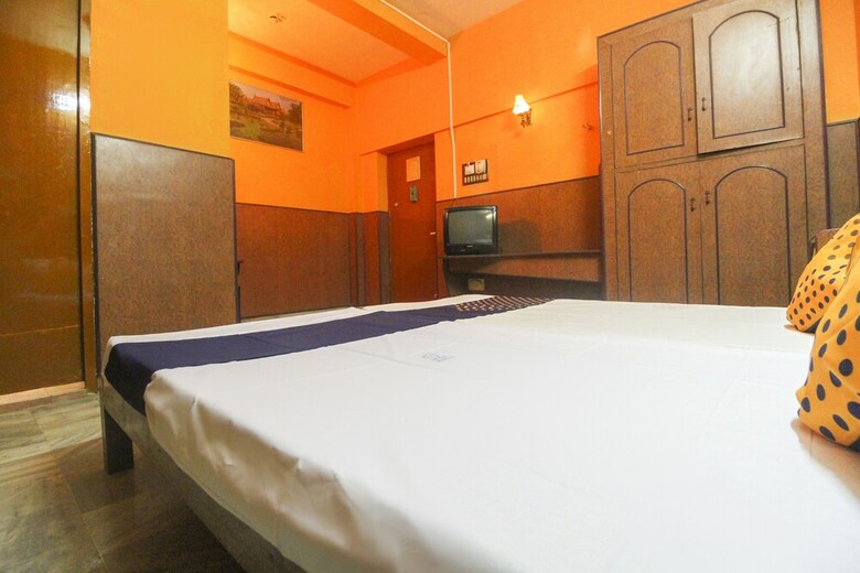 Spot On 62694 Hotel Maruthi