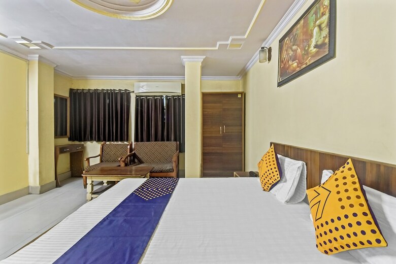 Spot On 62734 Hotel Sarfaraz Palace