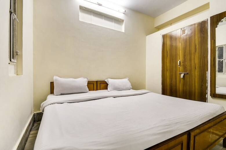 Spot On 49335 Hotel Alwin