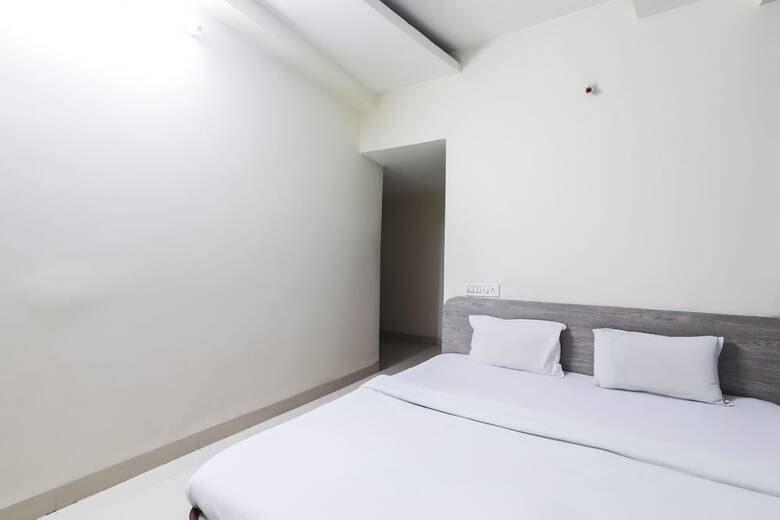 Spot On 49205 Hotel Shrinath Residency